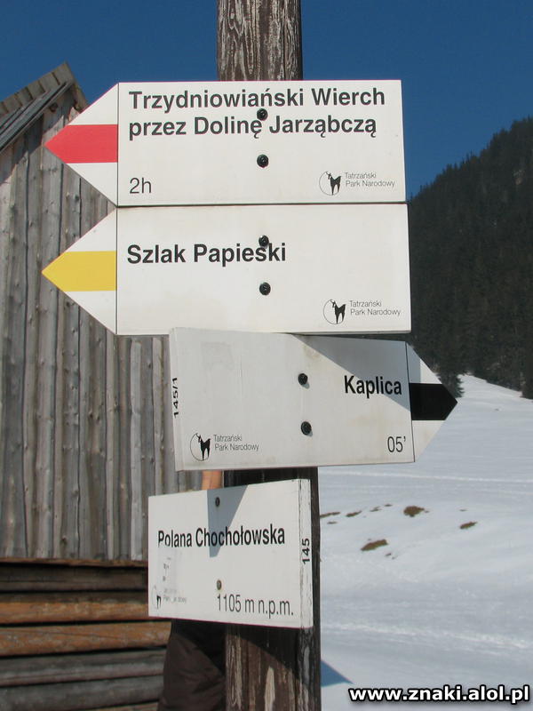 Drogowskaz na Polanie Chochołowskiej